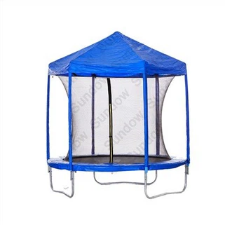 Trampoline nrog Roof